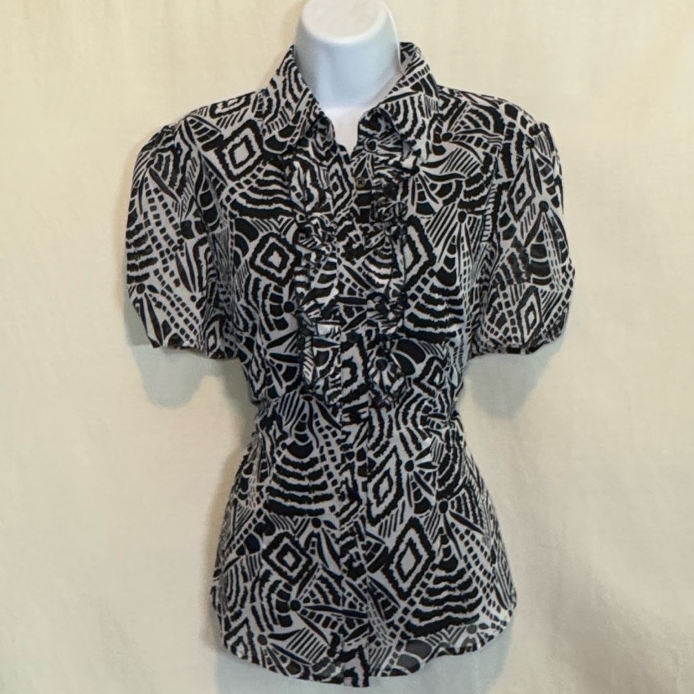 H-21 Spense Black‎ & White Ruffled Lined Short Sleeve Button Down Blouse Size M